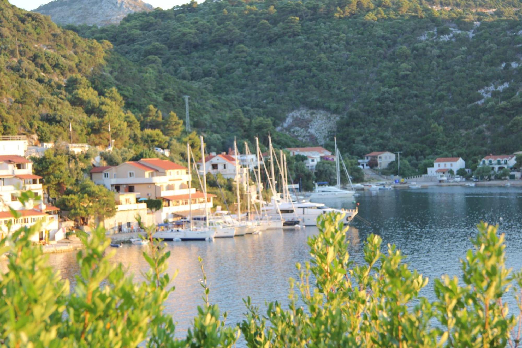 Accommodation Triton Lastovo Exterior foto